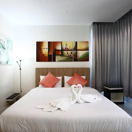 Buasri By Ohm Apartment Patong Exterior photo